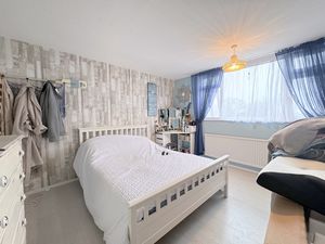 WINDSOR COURT- click for photo gallery